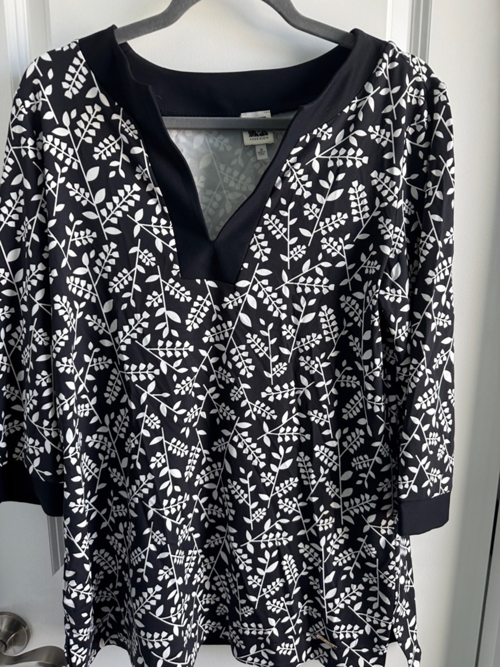 Anne Klein Black and White Leaf Print Top